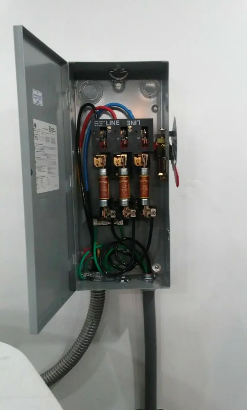 Three-phase disconnect switch installed for Electrical Wiring & Rewiring in Blue Island
